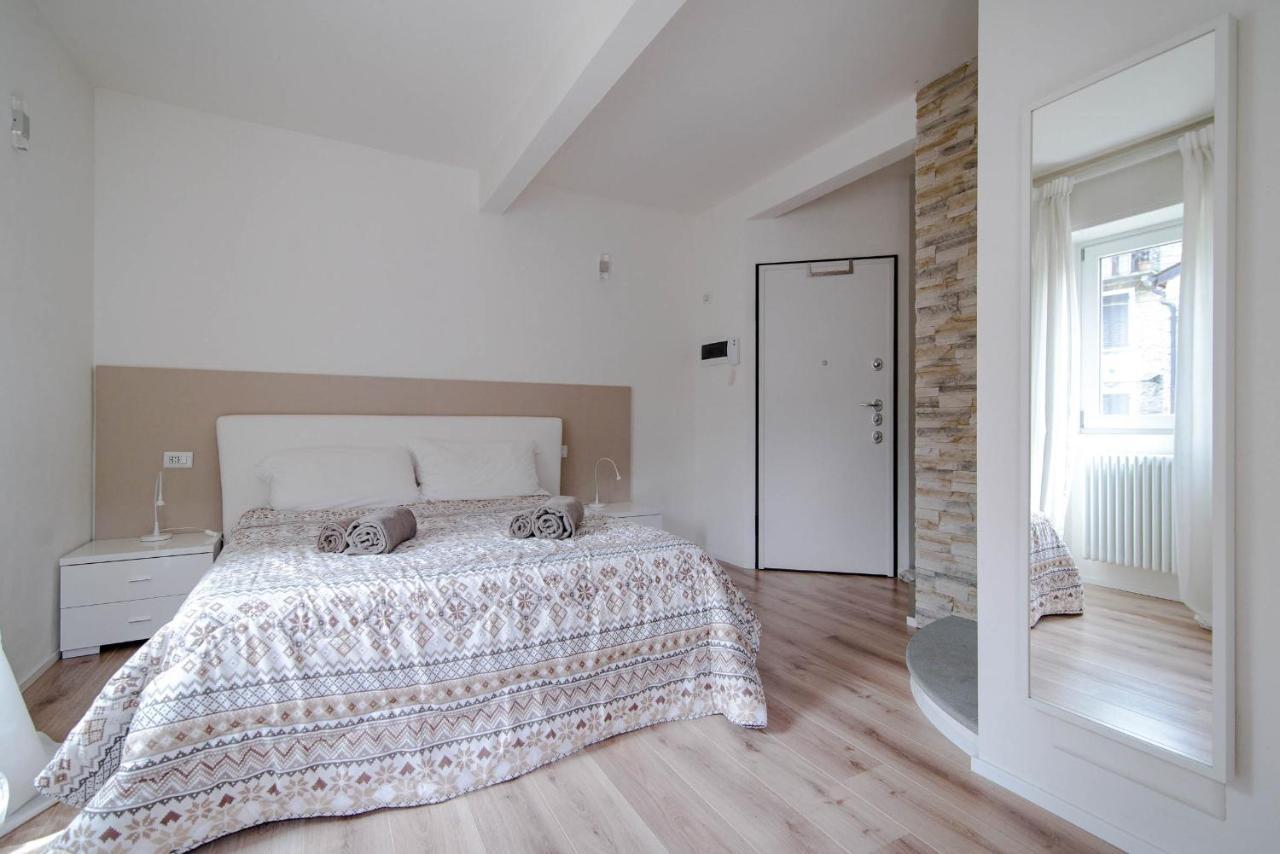 Laglio Apartment Above George Esterno foto